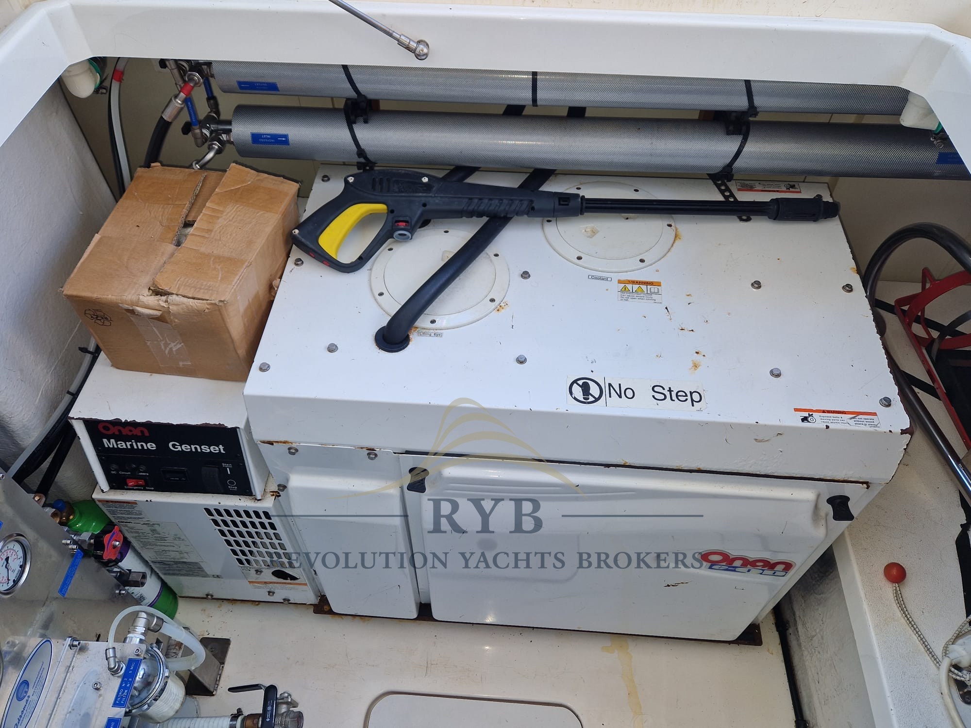 FAIRLINE PHATNOM 50 2005 RYB  (42)