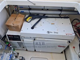 FAIRLINE PHATNOM 50 2005 RYB  (42)