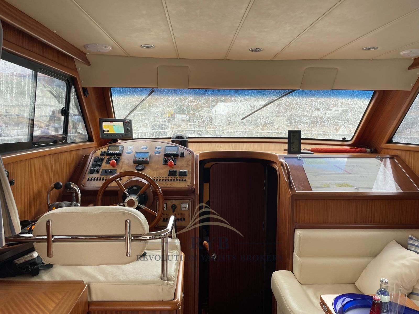 SANREMO 34 FLY 2008 RYB (3)