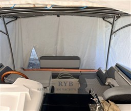 MANARA 27 CABIN 2017 RYB (11)
