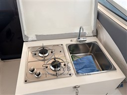 MANARA 27 CABIN 2017 RYB (10)