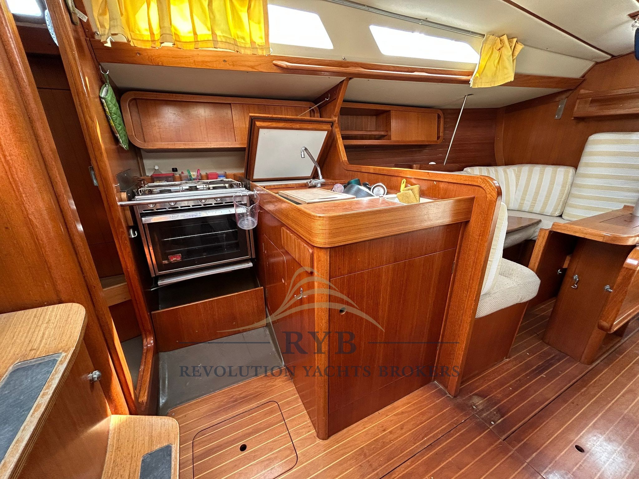 GRAND SOLEIL 343 1986 RYB (18)