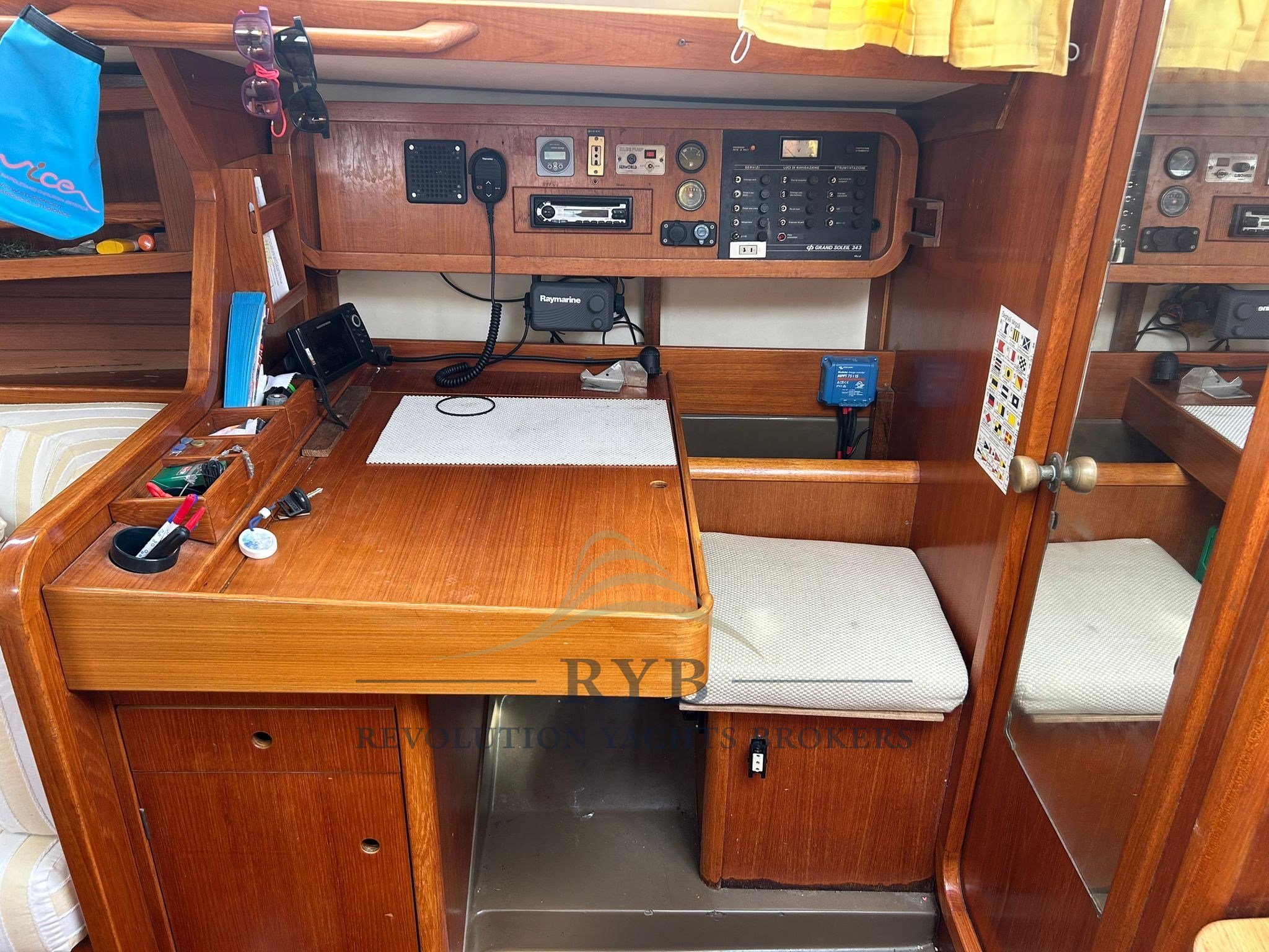 GRAND SOLEIL 343 1986 RYB (24)