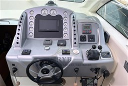 AIRON MARINE 4300 T- TOP 2007 RYB (3)