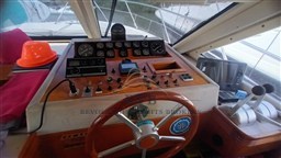 UNIESSE 42 1990 FLY RYB (16)