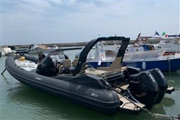 STINGHER 32 GT 2019 RYB (26)