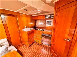 BAVARIA 37 SPORT 2008 RYB (4)