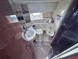 FERRETTI 53 2002 RYB (55)