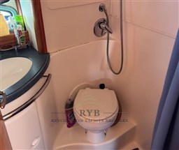 BAVARIA 38 2006 RYB (9)