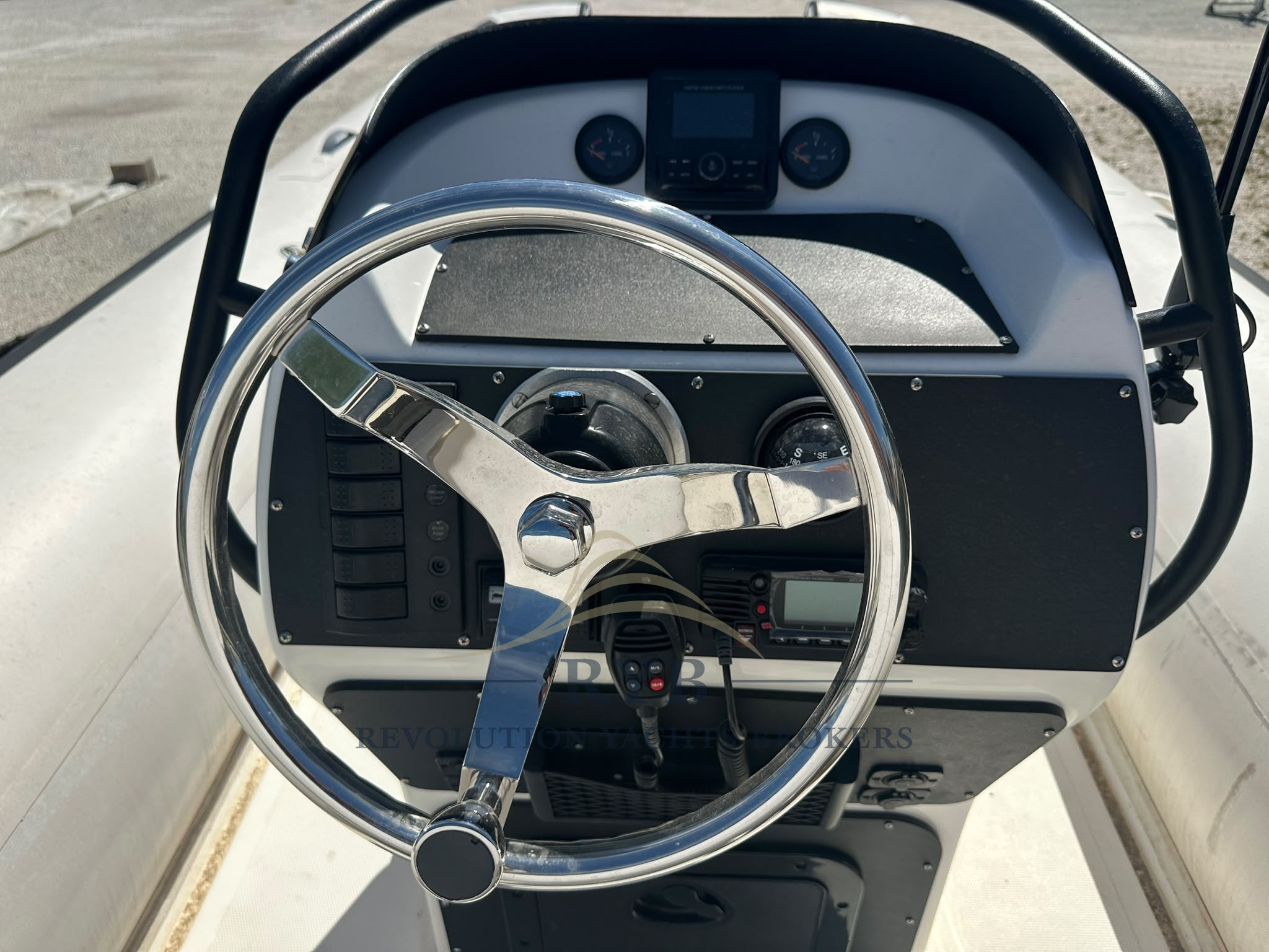 RIB CAT 24 2004 RYB (12)