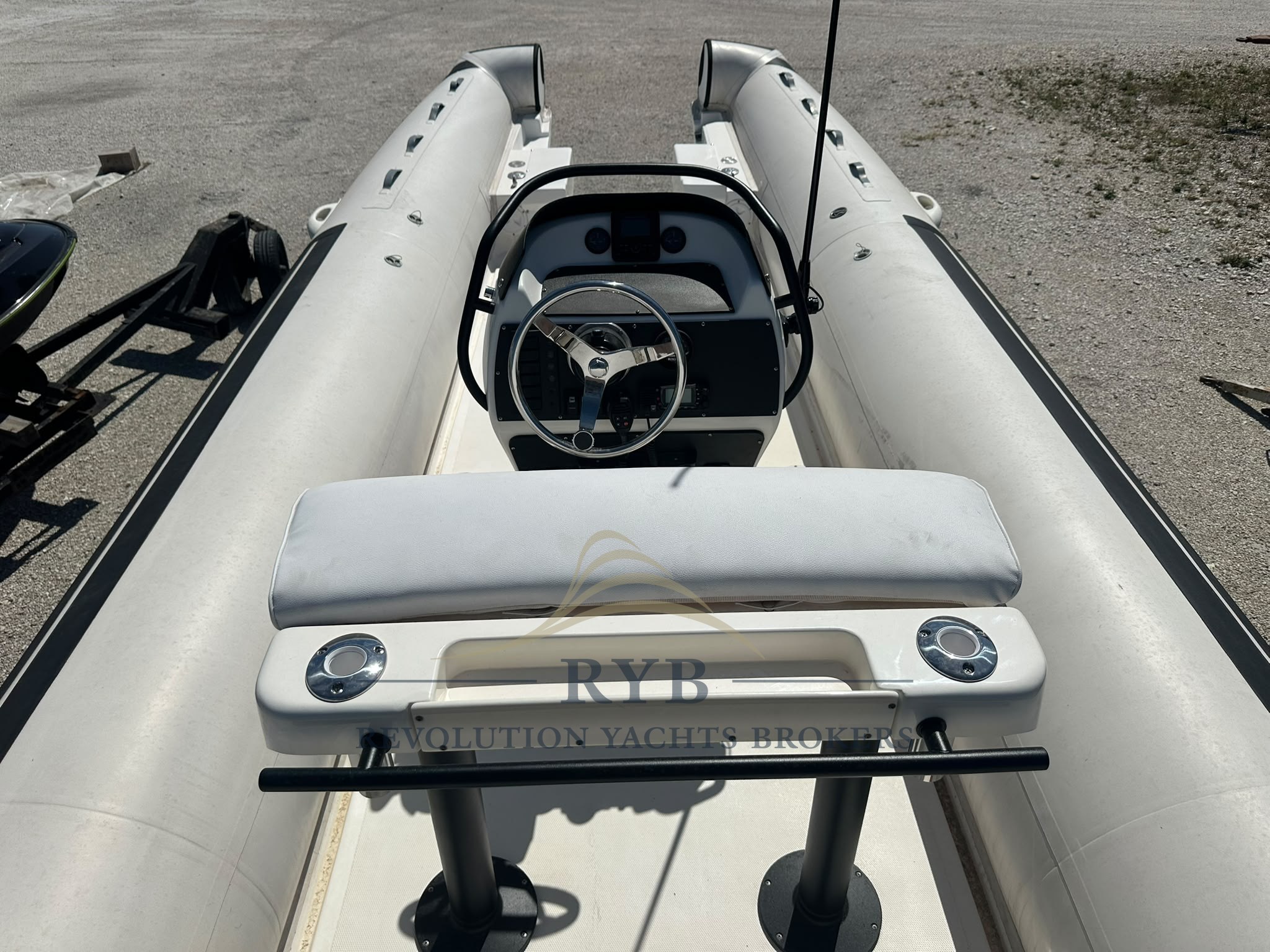 RIB CAT 24 2004 RYB (7)