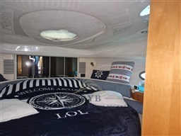 FAIRLINE TARGA 48 2001 RYB (16)