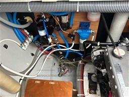 LAGOON 46 2022 RYB (64)