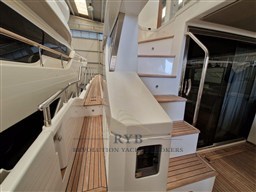 Azimut 66 FLY 2018 RYB (17)