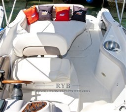 REGAL MARINE 242 1999 RYB (4)