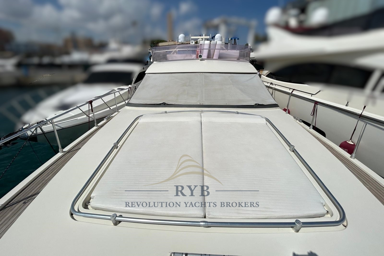 FERRETTI 58S 1992 RYB  (7)