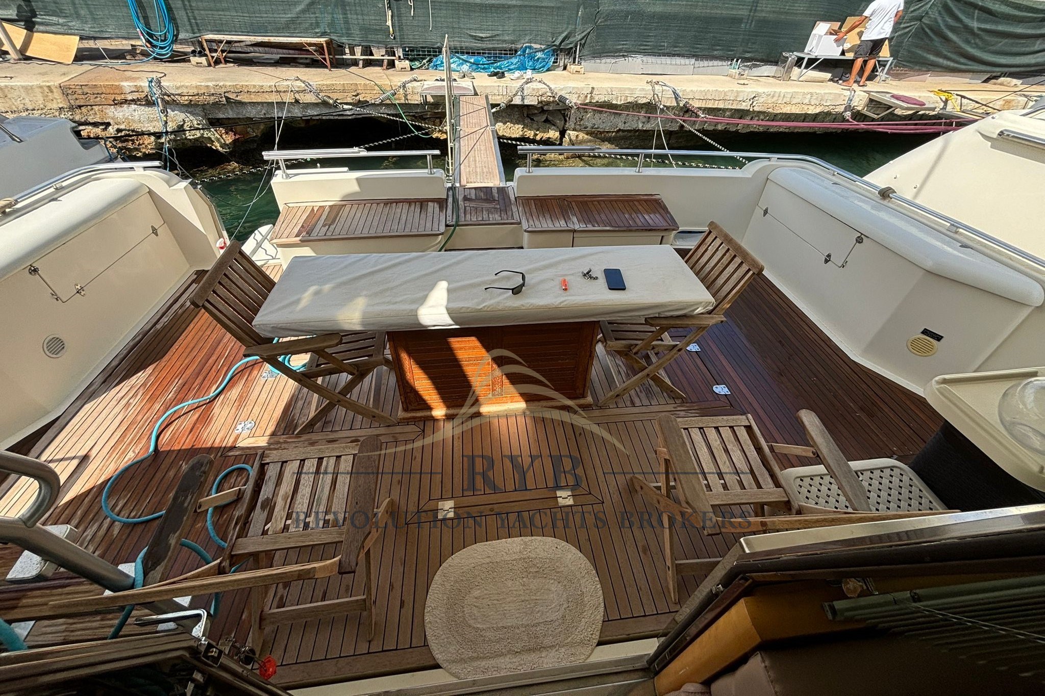 FERRETTI 58S 1992 RYB  (18)