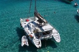 LAGOON 440 2009 RYB (3)