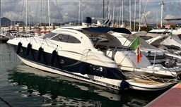 SUNSEEKER PREDATOR 56 2001 RYB (6)