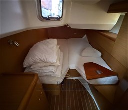 JEANNEAU SUN ODYSSEY 44i 2009 RYB (17)