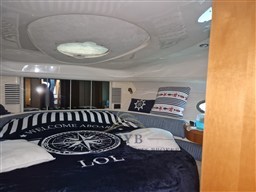 FAIRLINE TARGA 48 2001 RYB (16)