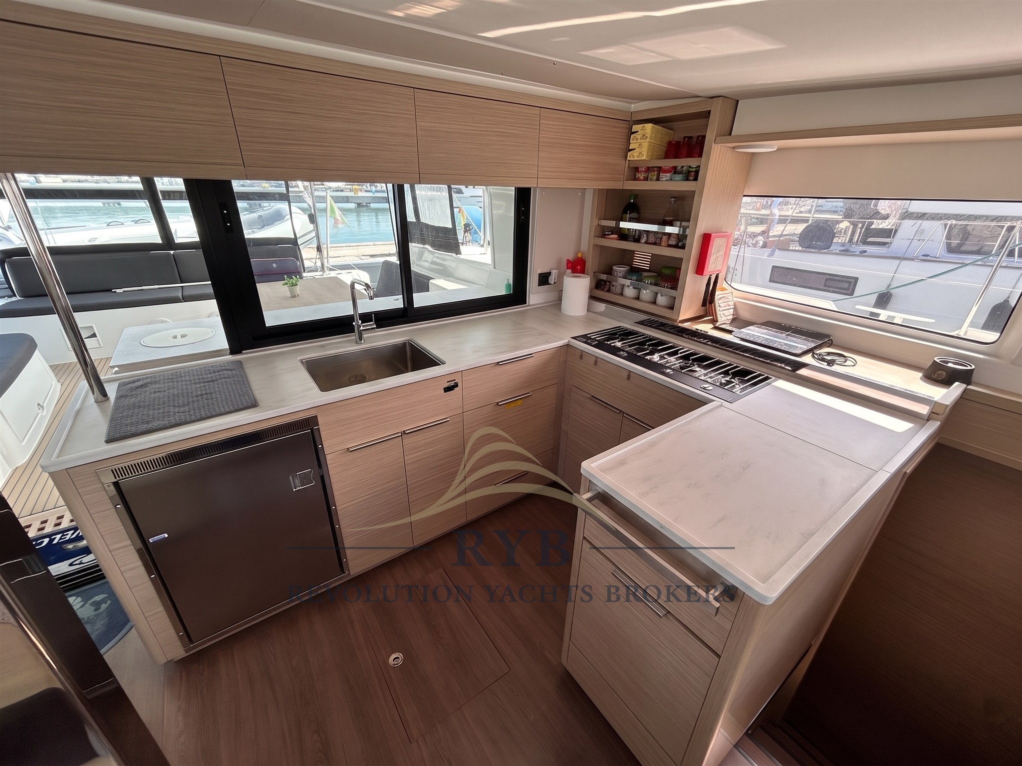 LAGOON 46 2024 RYB (1)