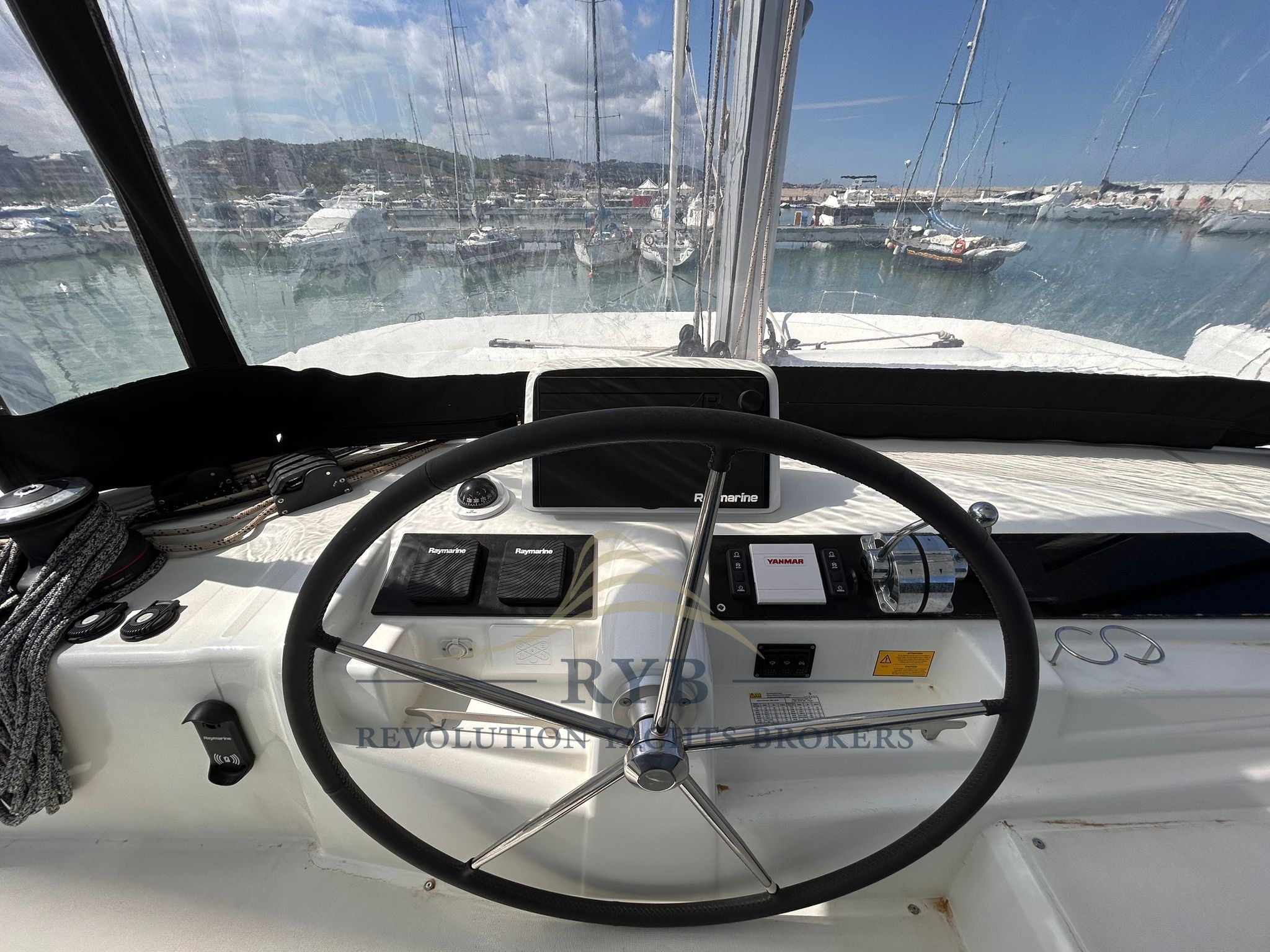LAGOON 46 2024 RYB (9)