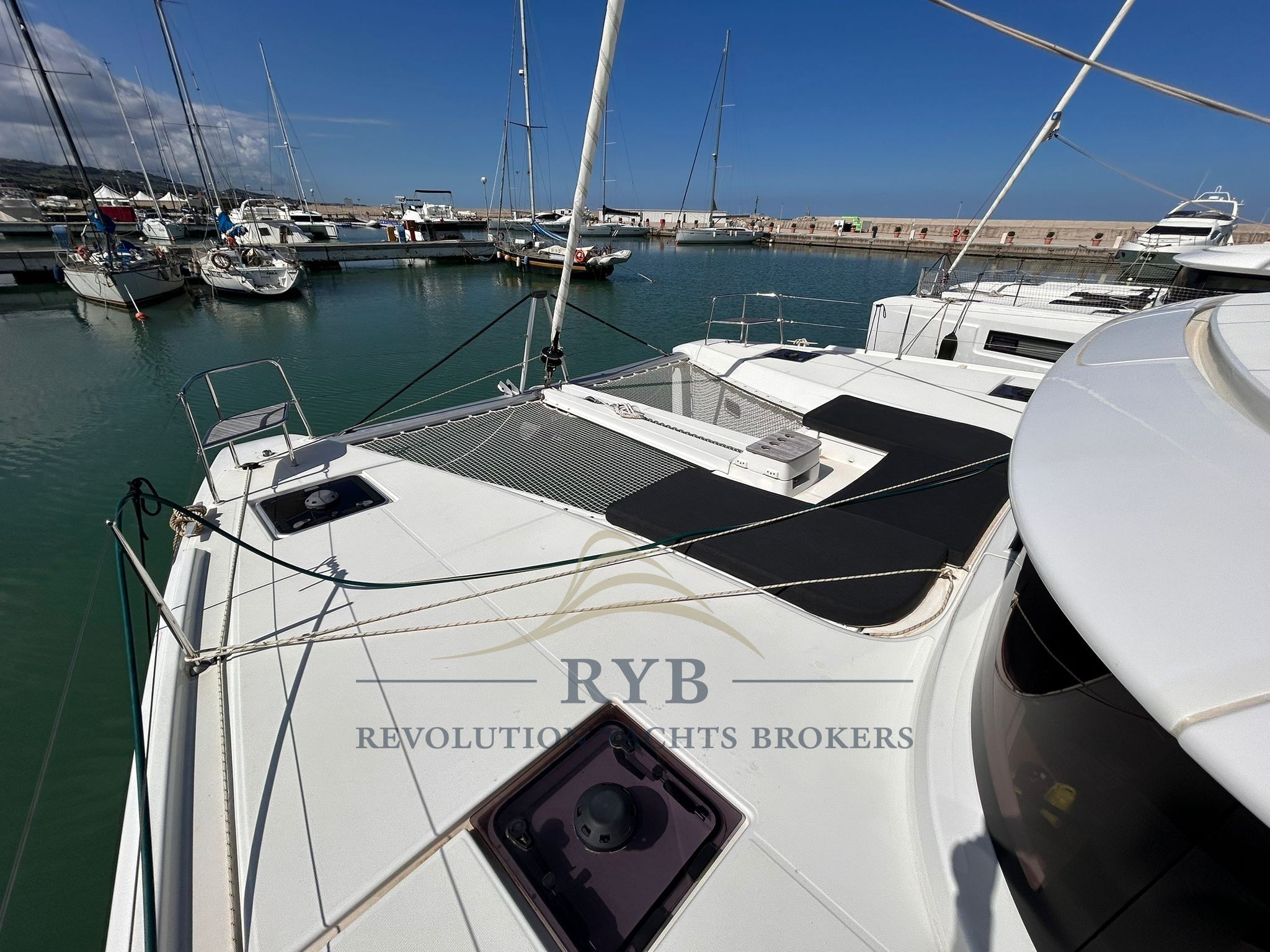 LAGOON 46 2024 RYB (10)