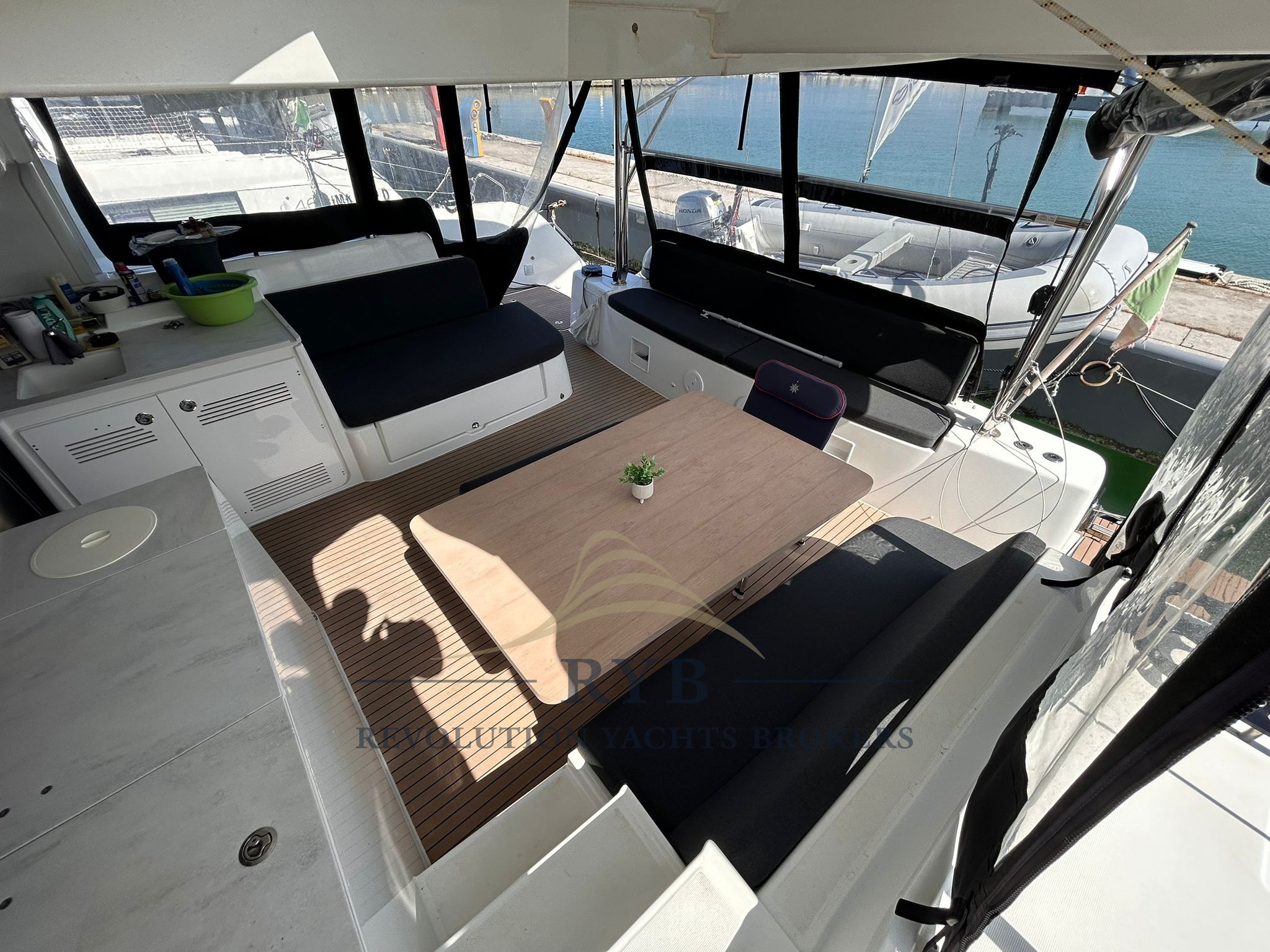 LAGOON 46 2024 RYB (12)