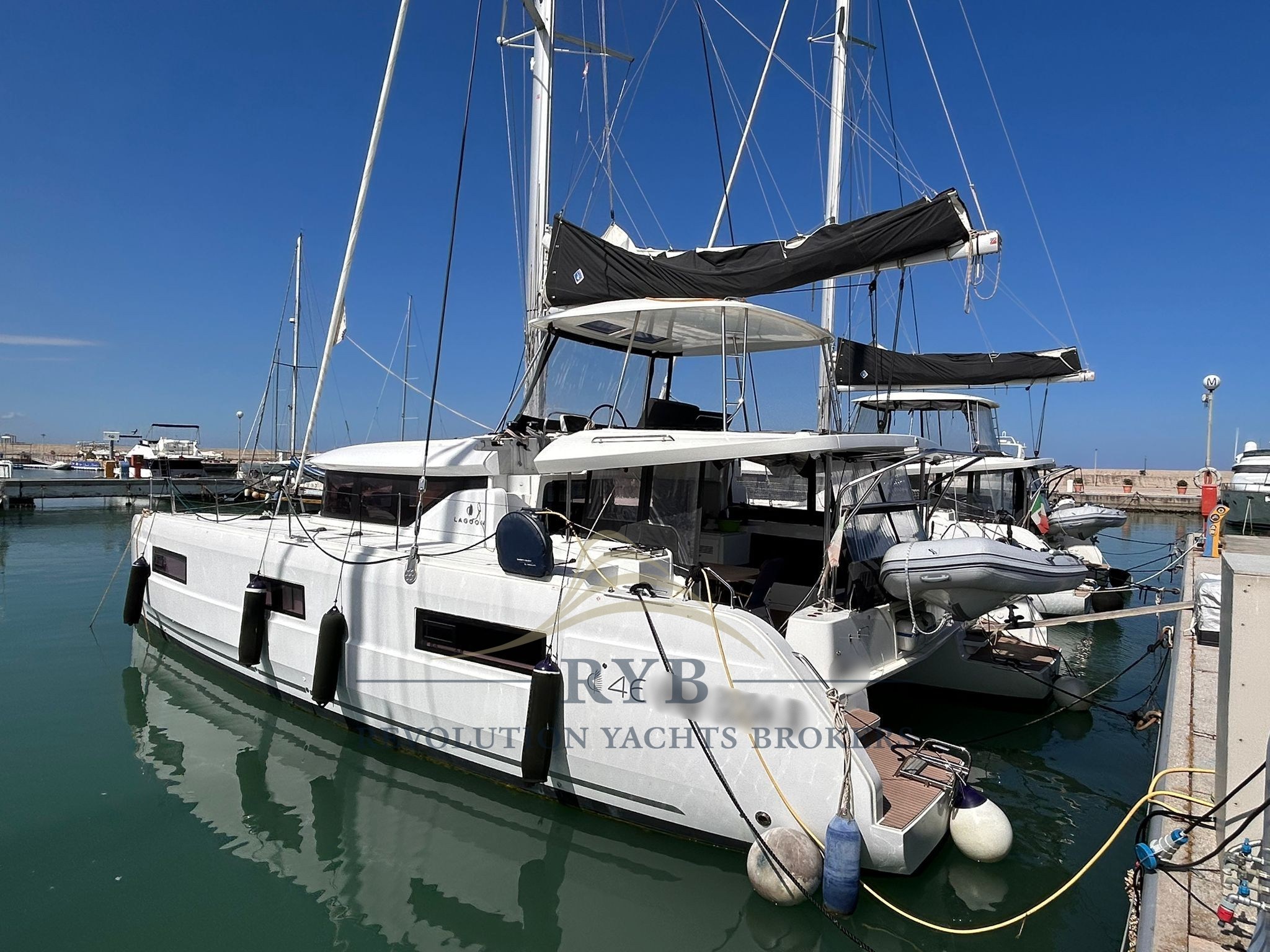 LAGOON 46 2024 RYB (23)