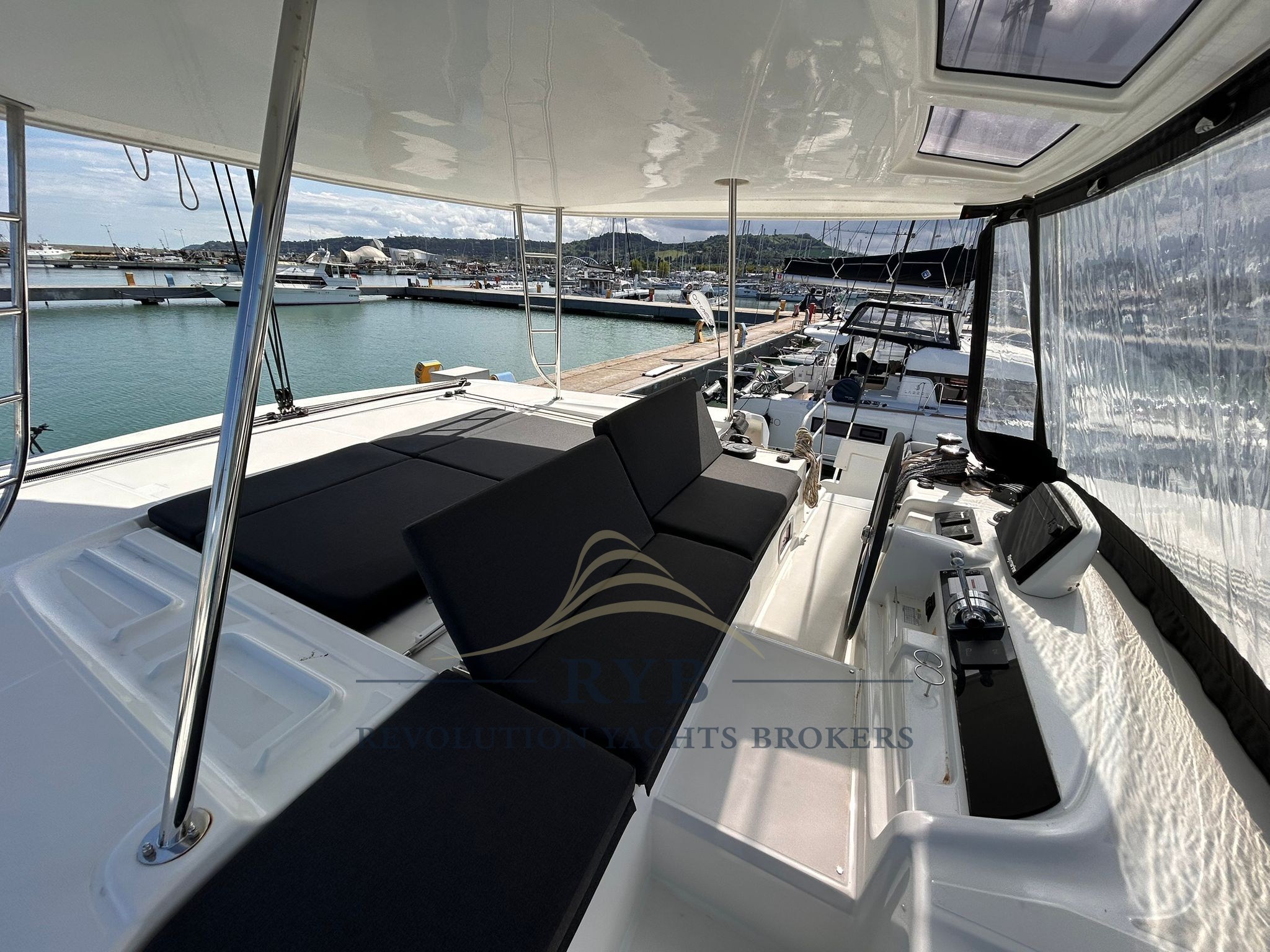 LAGOON 46 2024 RYB (14)