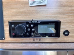 BAVARIA S32 2017 RYB (3)