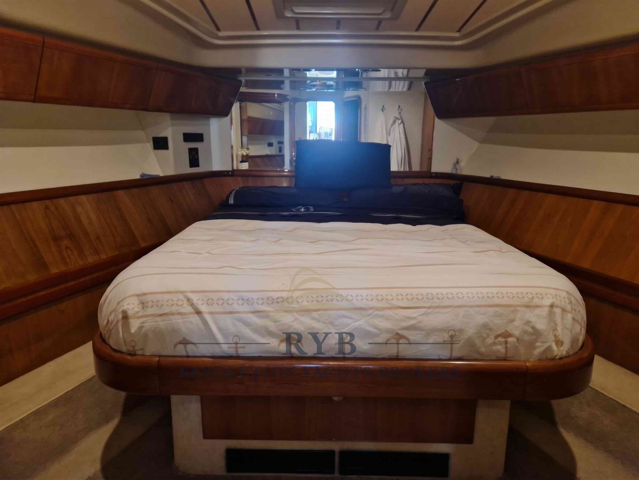FERRETTI 57 1999 RYB (27)