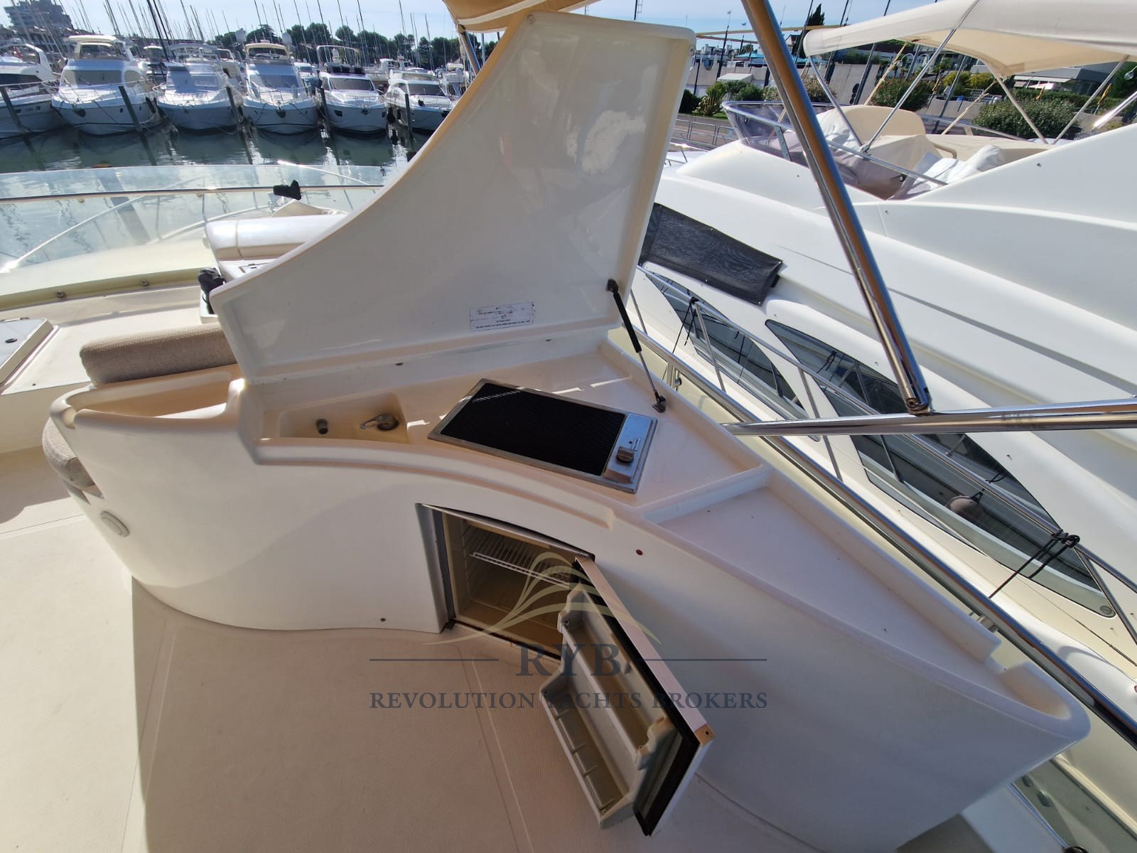 FERRETTI 57 1999 RYB (16)