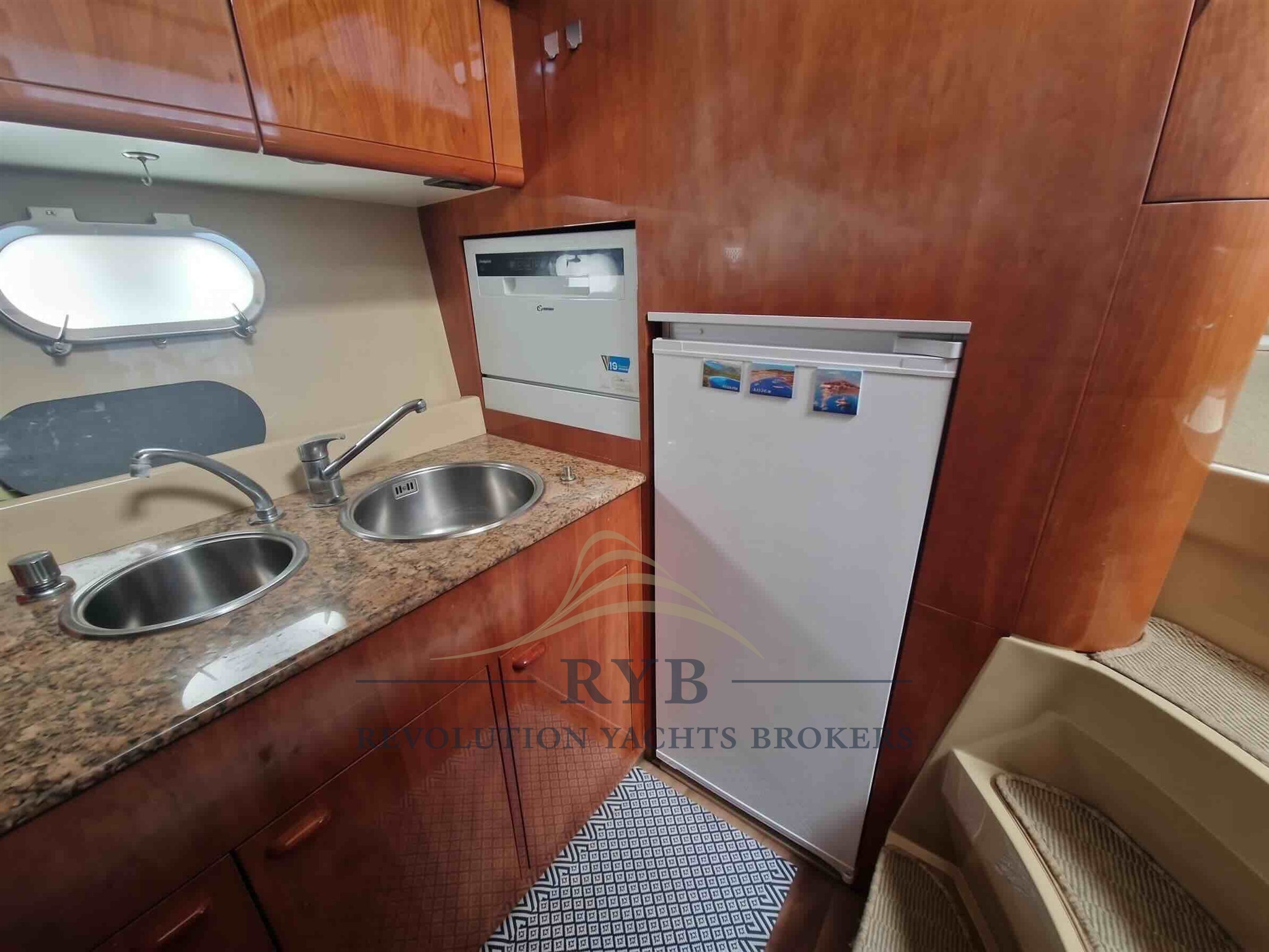 FERRETTI 57 1999 RYB (14)