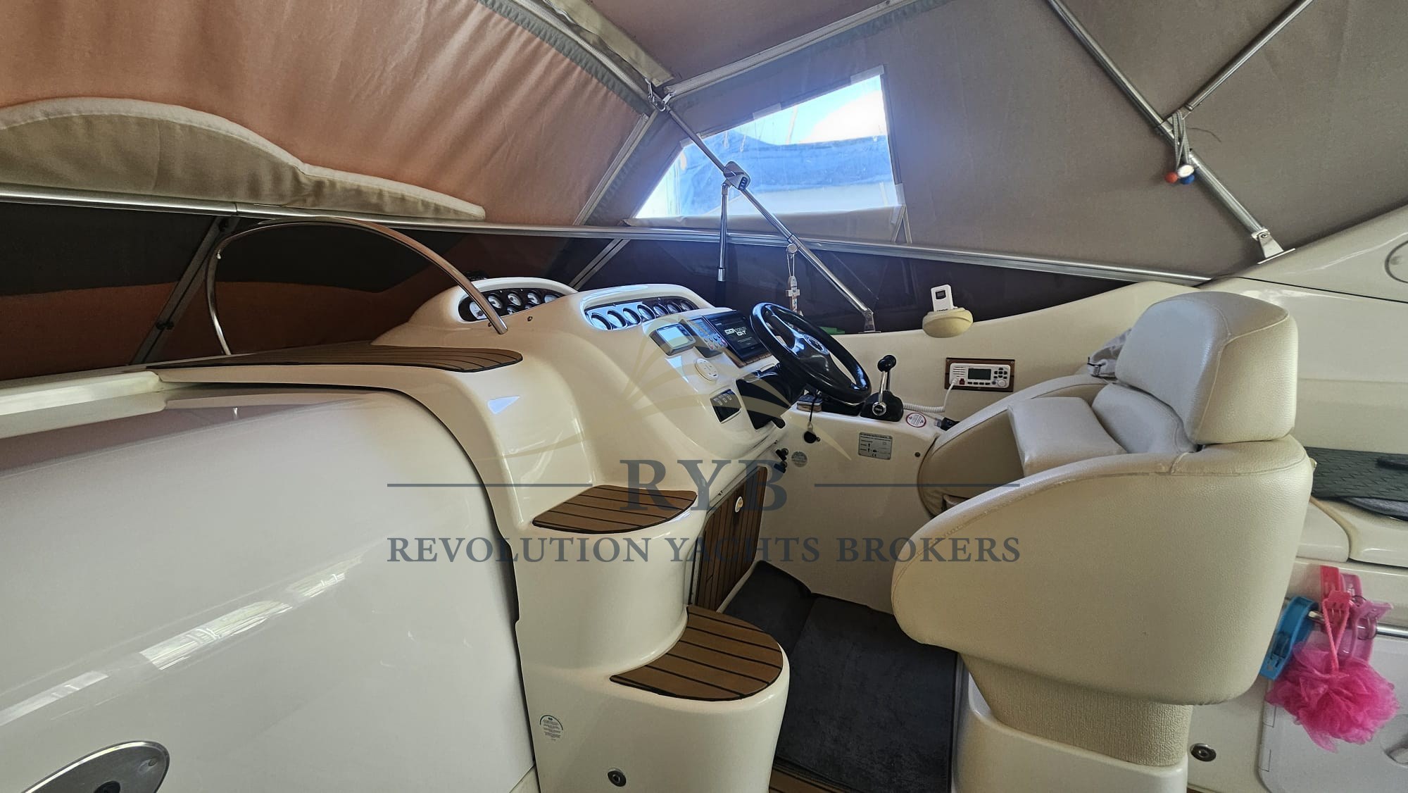 CRANCHI ZAFFIRO 34 2007 RYB  (23)