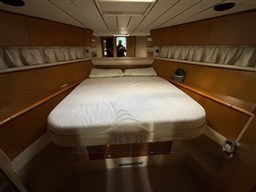 FERRETTI 52 S FLY 1992 RYB (39)