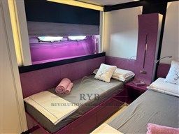 JAGUAR 80 2010 RYB (25)