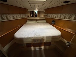 FERRETTI 52 S FLY 1992 RYB (39)
