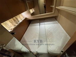 FERRETTI 52 S FLY 1992 RYB (37)