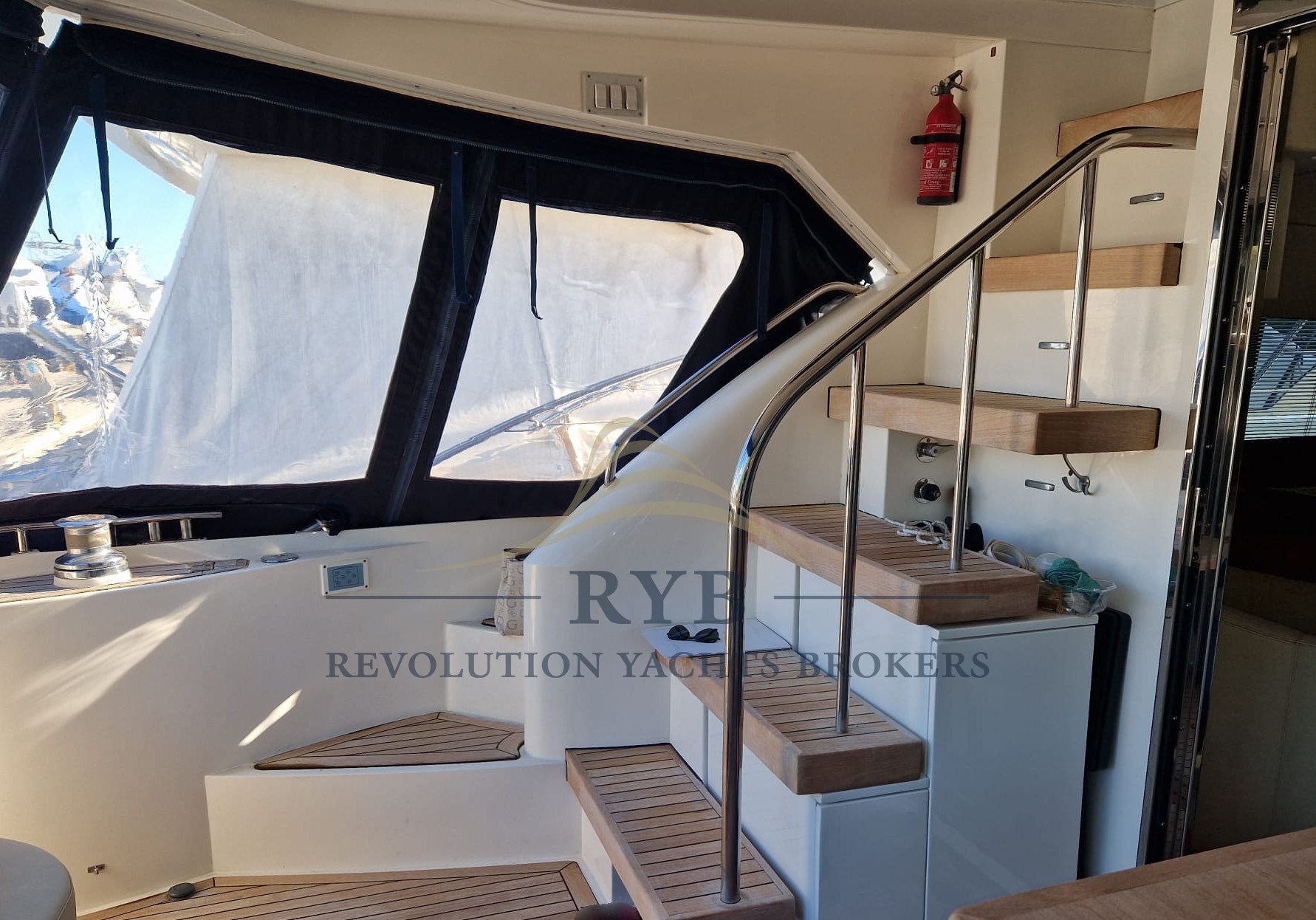 FAIRLINE PHATNOM 50 2005 RYB  (32)