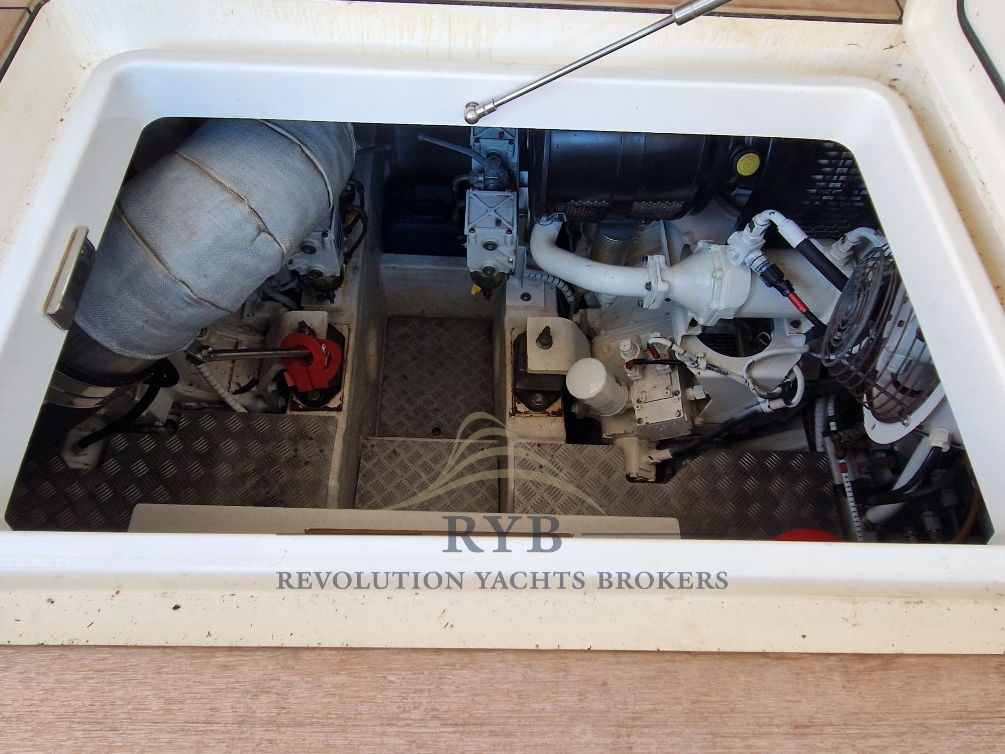 FAIRLINE PHATNOM 50 2005 RYB  (51)