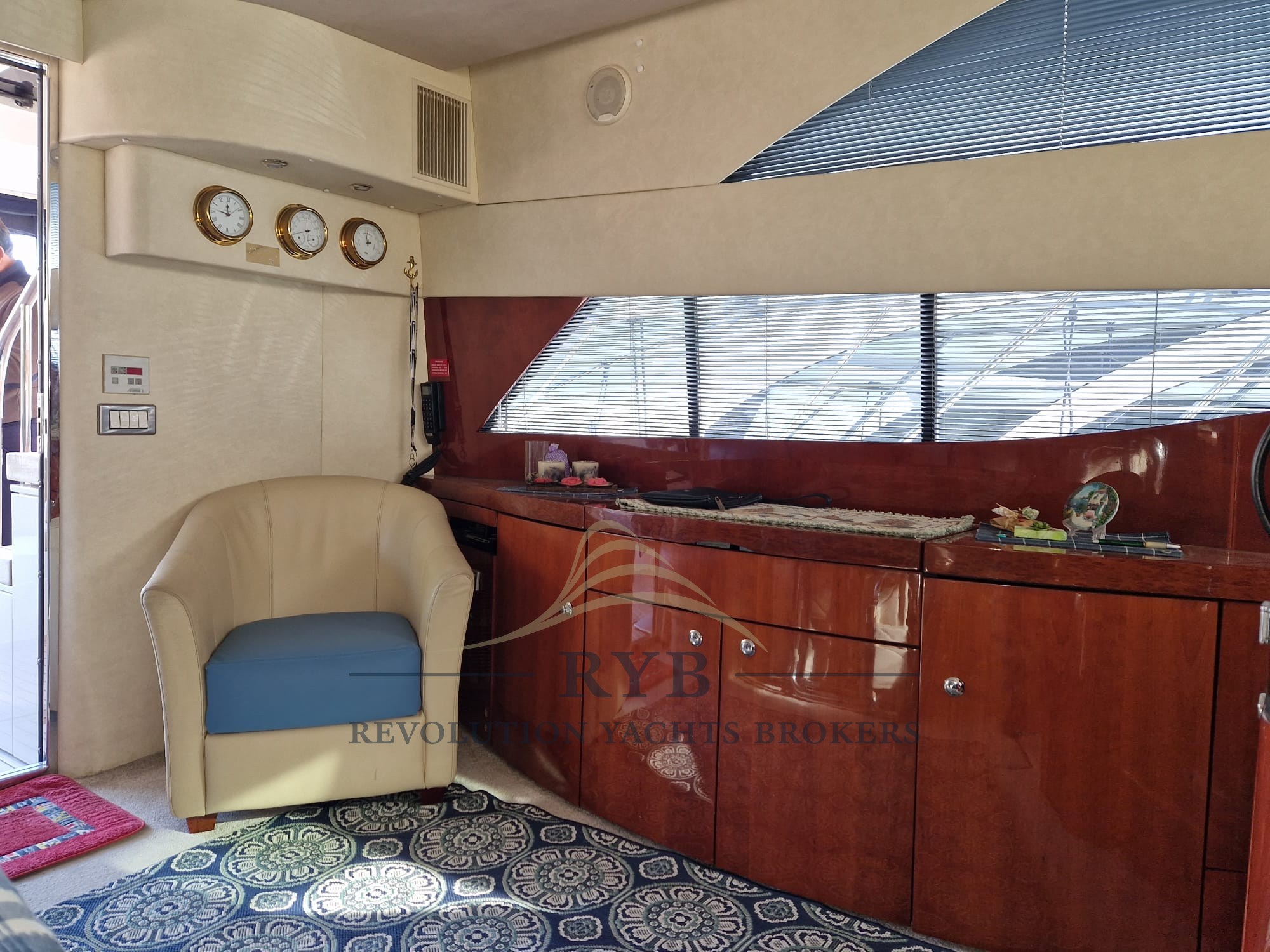 FAIRLINE PHATNOM 50 2005 RYB  (41)