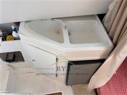 BENETEAU ANTARES 6 2008 RYB (10)
