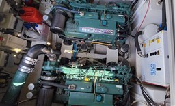 BAIA FLASH 48 2004 RYB (3)