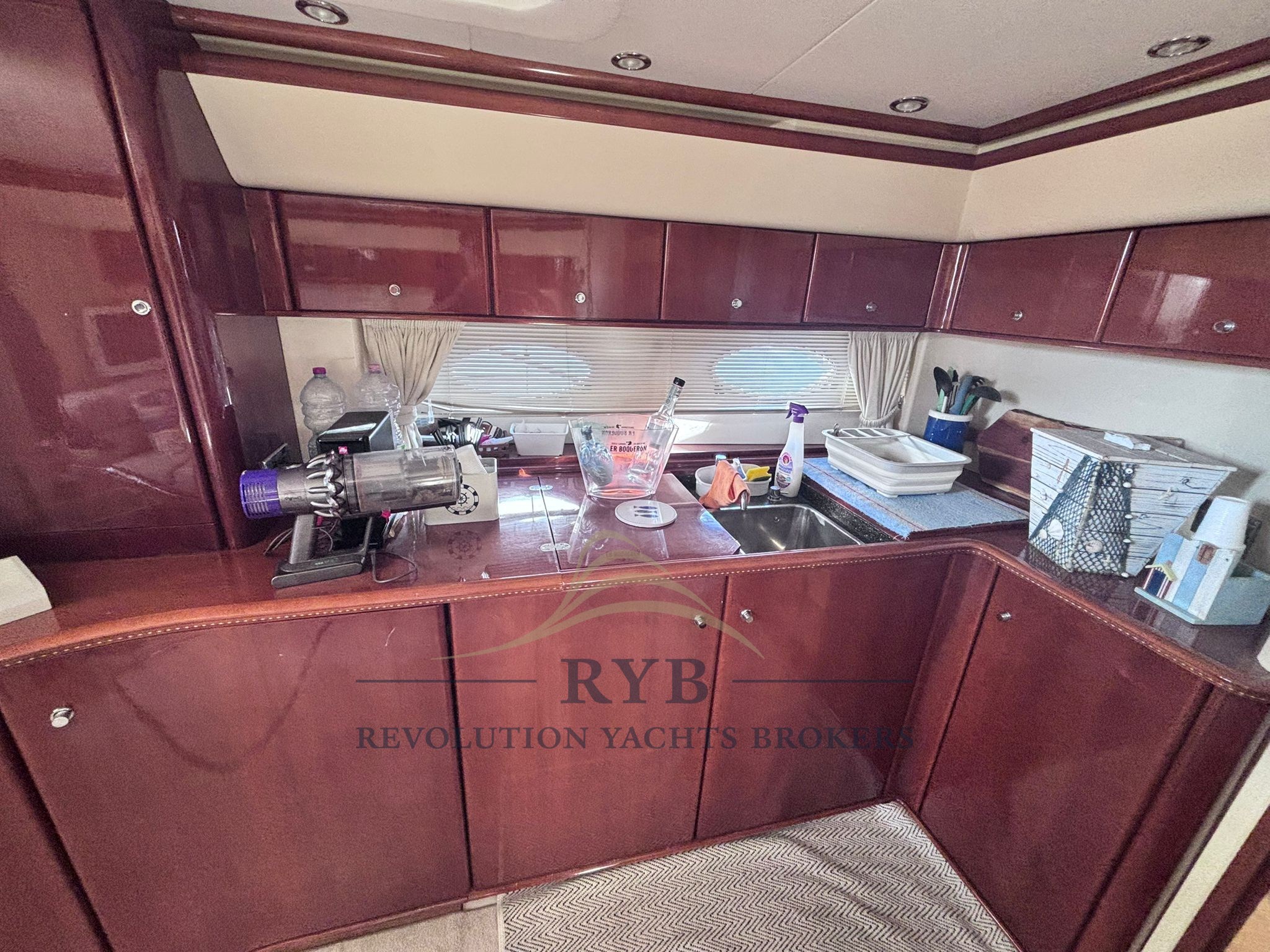 PRINCESS V55 2000 RYB (8)