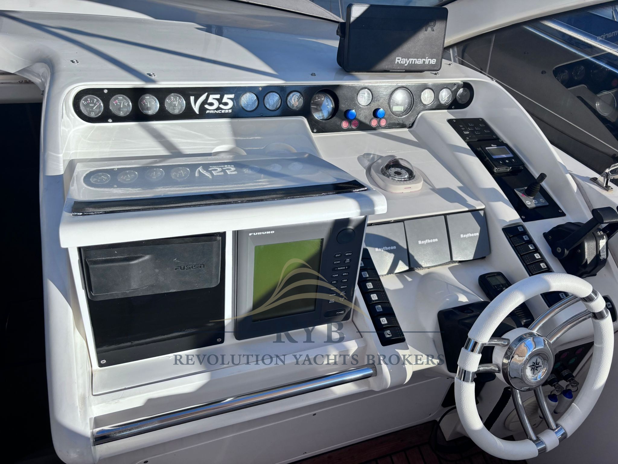PRINCESS V55 2000 RYB (2)