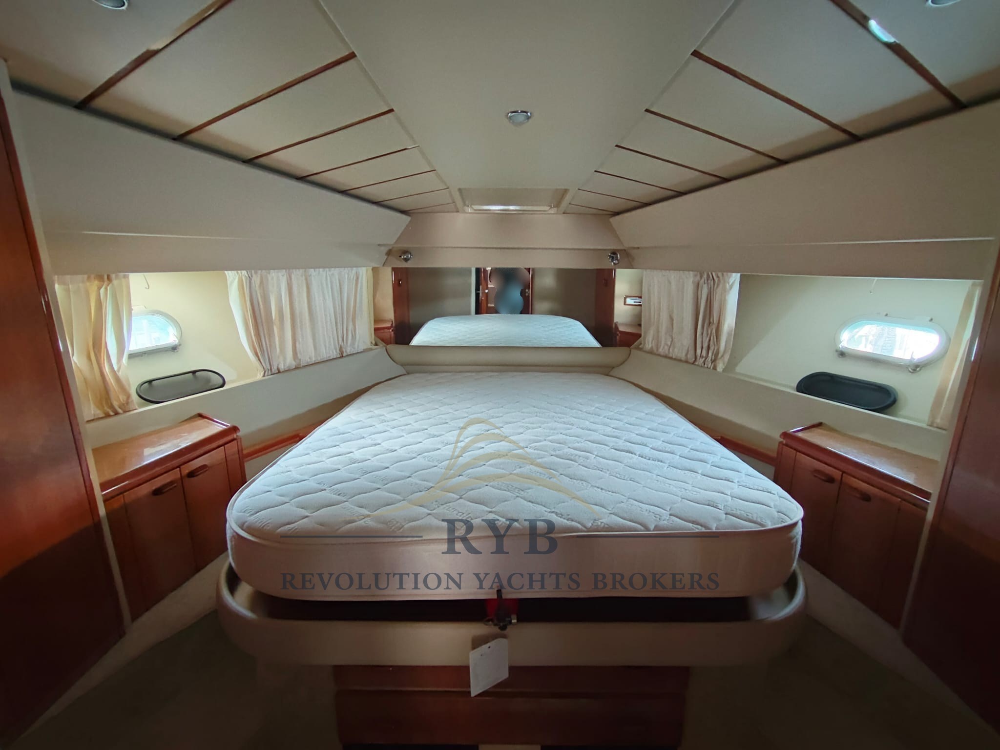 FERRETTI 480 2001 RYB (19)