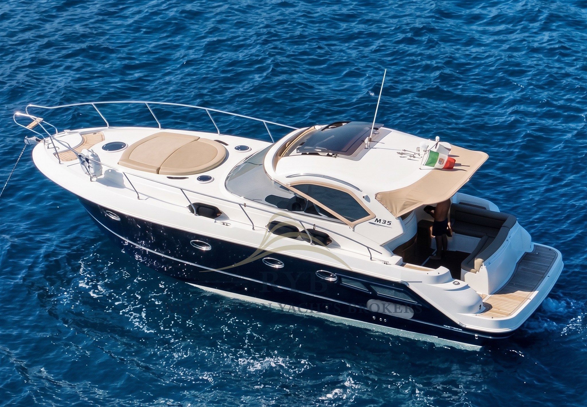MANO' MARINE M35 2009 RYB  (14)