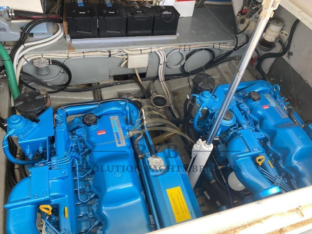 MANO' MARINE M35 2009 RYB  (1)